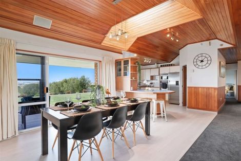 Photo of property in 60 Lee Road, Hannahs Bay, Rotorua, 3010