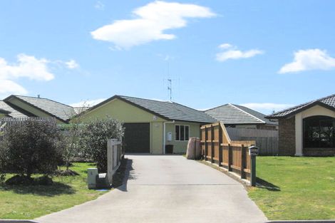 Photo of property in 33 Pirika Place, Papamoa Beach, Papamoa, 3118