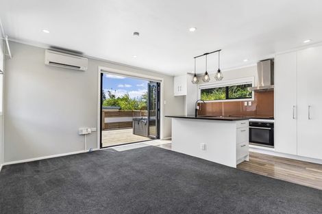 Photo of property in 2/20 Helena Street, Massey, Auckland, 0614