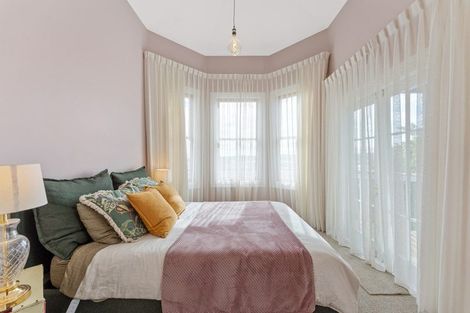 Photo of property in 32 Hipango Terrace, Durie Hill, Whanganui, 4500