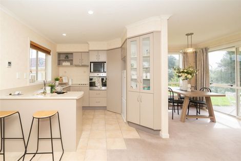 Photo of property in 43 Sovereign Isle Lane, Rototuna, Hamilton, 3210