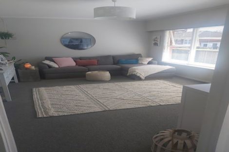 Photo of property in 2/766 Beach Road, Browns Bay, Auckland, 0630