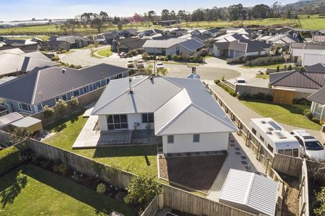 Photo of property in 16 Boysenberry Grove, Richmond, 7020