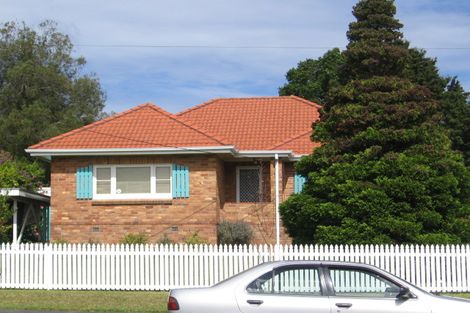 Photo of property in 3 Elcoat Avenue, Henderson, Auckland, 0612