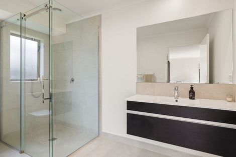 Photo of property in 22 Rose Leigh Drive, Cambridge, 3434