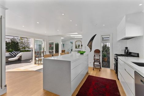 Photo of property in 205 Collingwood Street, Nelson, 7010