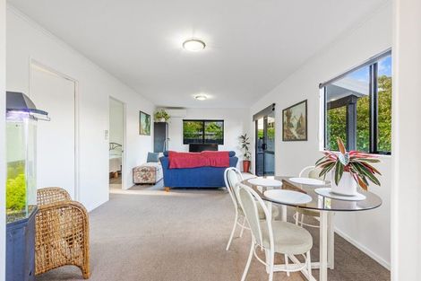 Photo of property in 6 Peterhouse Place, West Harbour, Auckland, 0618