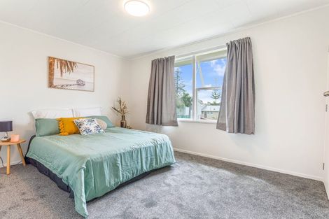 Photo of property in 20 Reinga Place, Massey, Auckland, 0614