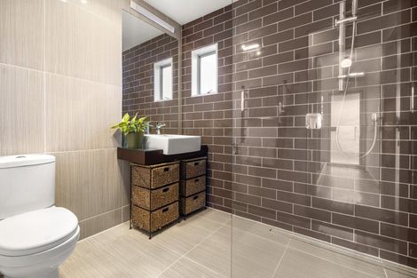 Photo of property in 1/46 Chippendale Crescent, Birkdale, Auckland, 0626