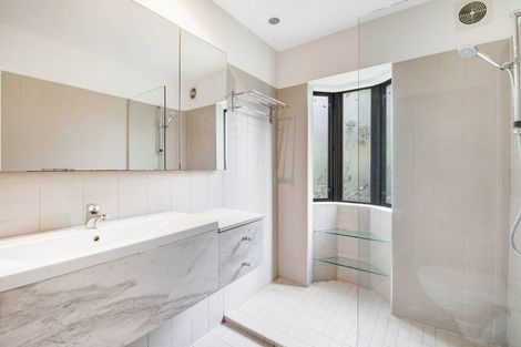 Photo of property in 1 The Knoll, Greenhithe, Auckland, 0632