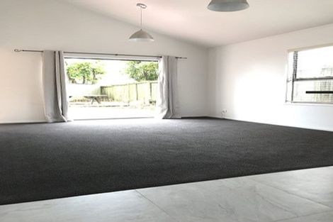Photo of property in 1/19 Tree View Avenue, Glenfield, Auckland, 0629