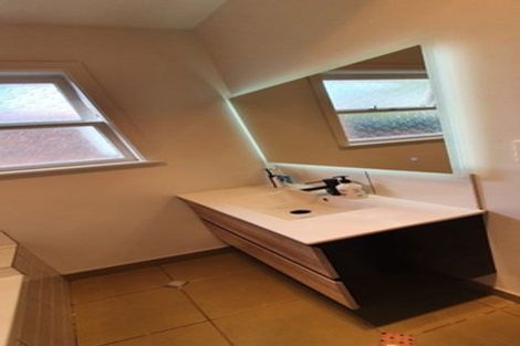 Photo of property in 2/34 Valley View Road, Glenfield, Auckland, 0629