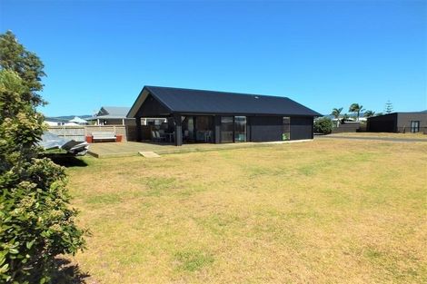 Photo of property in 108 Kelly Jade Avenue, Matarangi, Whitianga, 3592