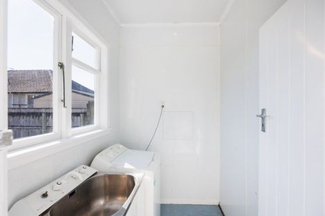 Photo of property in 657 Featherston Street, Roslyn, Palmerston North, 4414