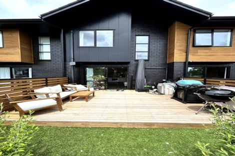Photo of property in 56 Papatupu Way, Kumeu, 0810