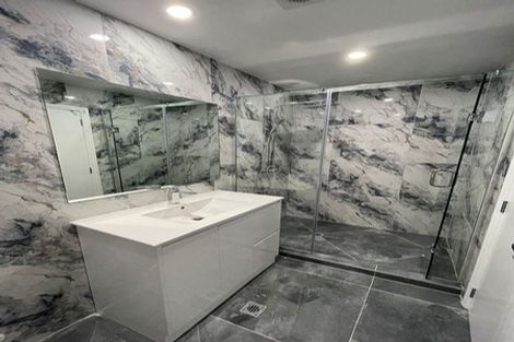 Photo of property in 4b Mirrabooka Avenue, Botany Downs, Auckland, 2010