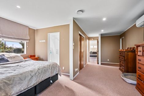 Photo of property in 35- 37 Tokomaru Road, Tokomaru, Palmerston North, 4474