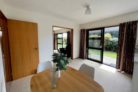 Photo of property in 33 Englefield Road, Belfast, Christchurch, 8051