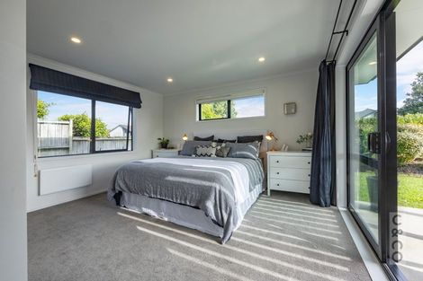 Photo of property in 19 Pohutukawa Parade, Riverhead, 0820