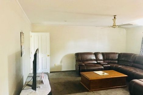 Photo of property in 90 Manuroa Road, Takanini, 2112