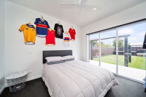 Photo of property in 32 Wallath Road, Westown, New Plymouth, 4310