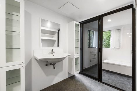 Photo of property in 2/173 East Coast Road, Castor Bay, Auckland, 0620