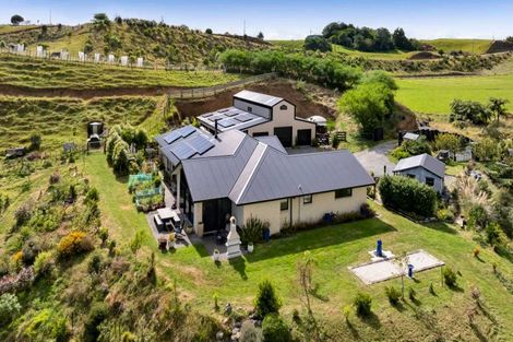 Photo of property in 2 Te Ara Karoiroa Road, 4374