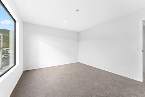 Photo of property in 6/4 Tawhai Street, Stokes Valley, Lower Hutt, 5019