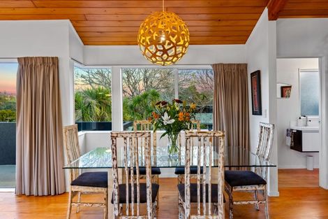 Photo of property in 2/962 Beach Road, Torbay, Auckland, 0630