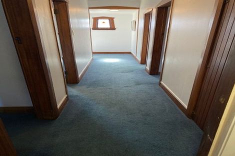 Photo of property in 94 Endeavour Street, Lyall Bay, Wellington, 6022