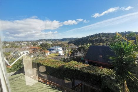 Photo of property in 95 Seaview Road, Glenfield, Auckland, 0629