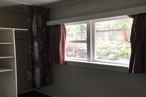 Photo of property in 11 Glanmire Road, Newlands, Wellington, 6037