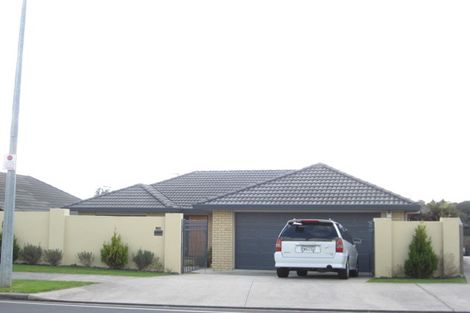 Photo of property in 128 Charles Prevost Drive, The Gardens, Auckland, 2105
