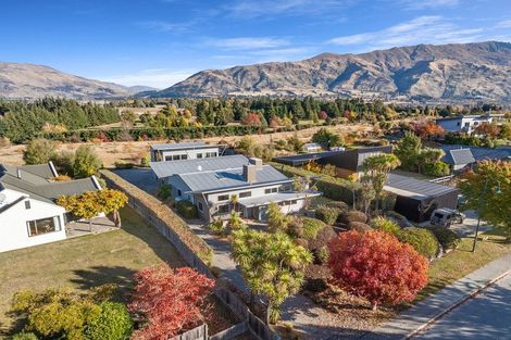 Photo of property in 16 Allenby Place, Wanaka, 9305