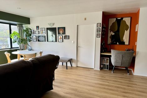 Photo of property in St Peters Apartments, 2e/192 Willis Street, Te Aro, Wellington, 6011