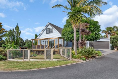 Photo of property in 1 Ishtar Place, One Tree Point, 0118
