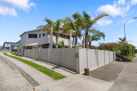 Photo of property in 1008 Papamoa Beach Road, Papamoa Beach, Papamoa, 3118