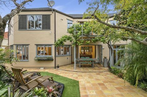 Photo of property in 1/15 Sylvan Park Avenue, Milford, Auckland, 0620