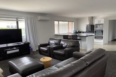Photo of property in 37 Karina Terrace, Roslyn, Palmerston North, 4414
