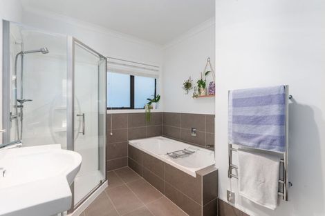 Photo of property in 21 Nelson Avenue, Aotea, Porirua, 5024