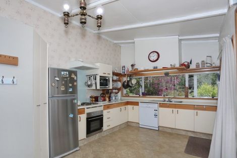 Photo of property in 16 Toia Street, Marton, 4710