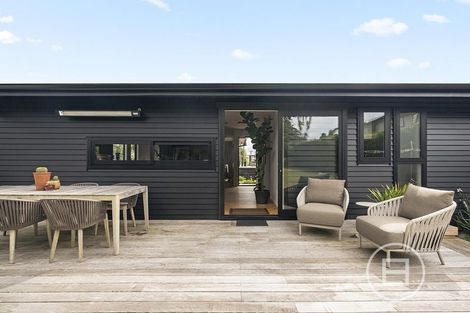 Photo of property in 4 Renata Crescent, Te Atatu Peninsula, Auckland, 0610