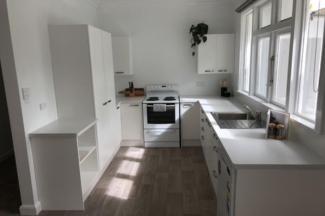 Photo of property in 12 Karina Terrace, Roslyn, Palmerston North, 4414