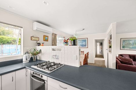 Photo of property in 290 Waitakere Road, Taupaki, 0782