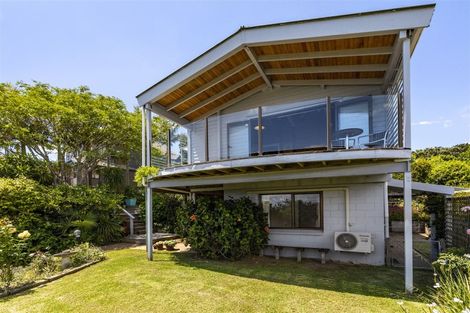 Photo of property in 22 Kathy Terrace, Stanmore Bay, Whangaparaoa, 0932