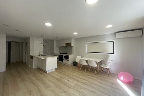 Photo of property in 24a Lyons Avenue, Murrays Bay, Auckland, 0630