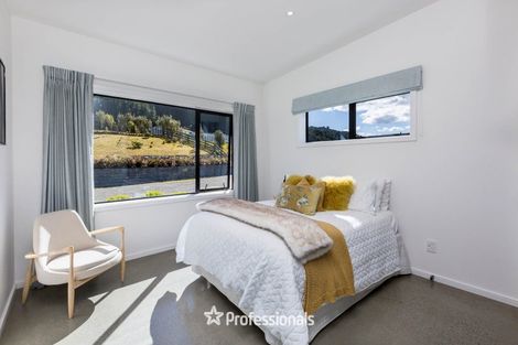 Photo of property in 49 Mount Marua Drive, Maymorn, Upper Hutt, 5018