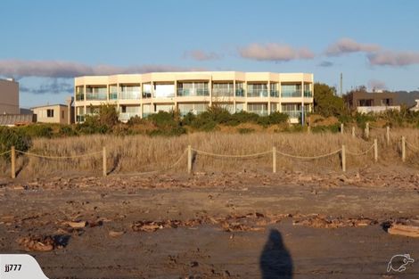 Photo of property in Ocean Apartments, 44 Marine Parade, Paraparaumu Beach, Paraparaumu, 5032