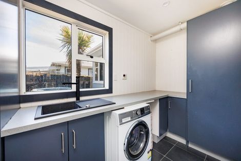 Photo of property in 18 Somerset Crescent, Highbury, Palmerston North, 4412