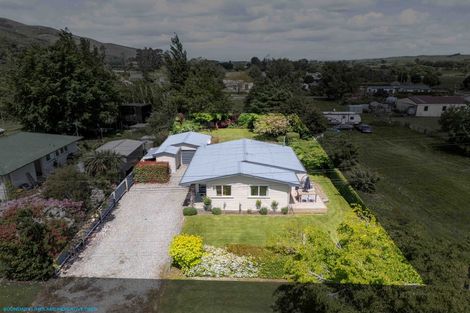 Photo of property in 42 Newburn Street, Waikaia, 9778